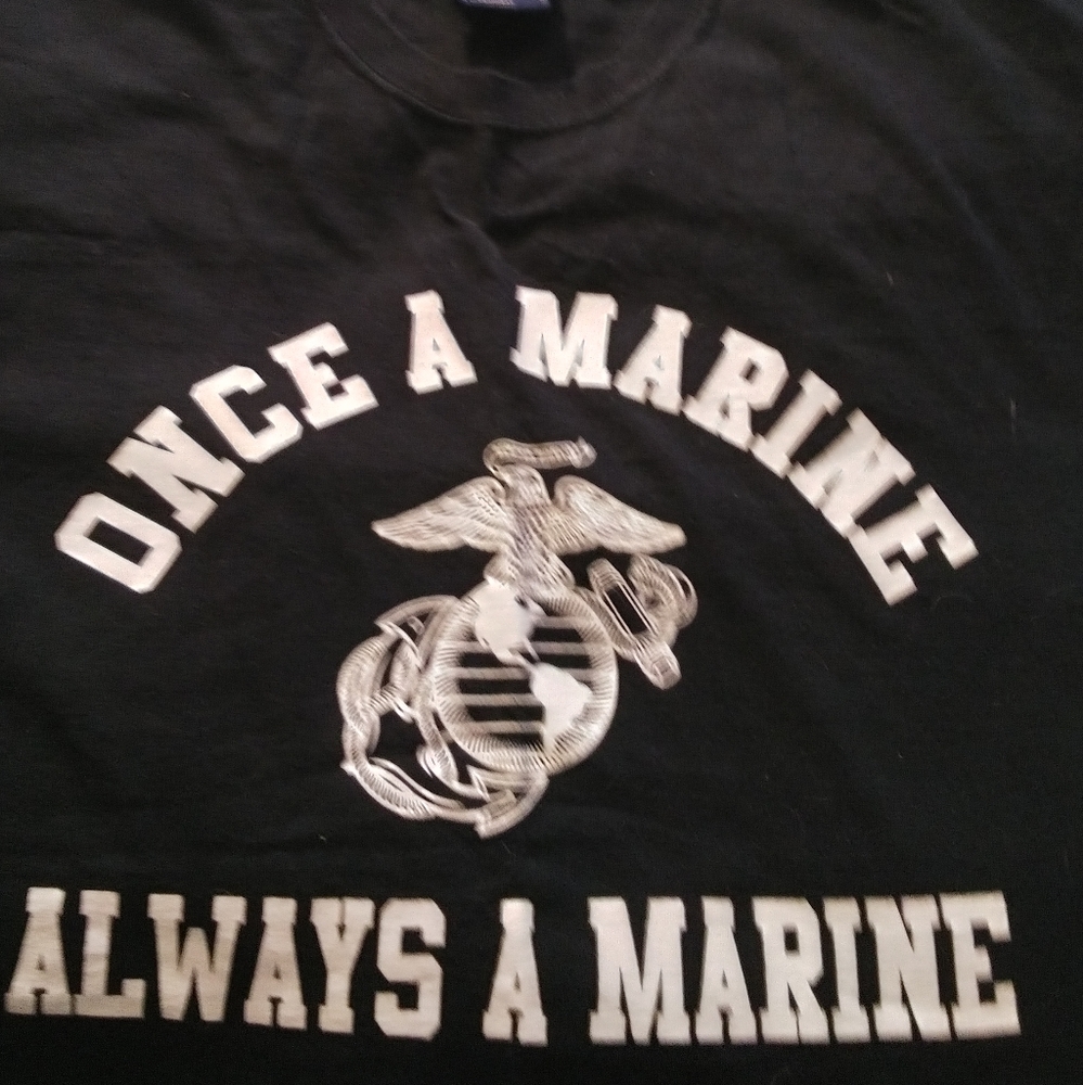 Black men's t-shirt size L